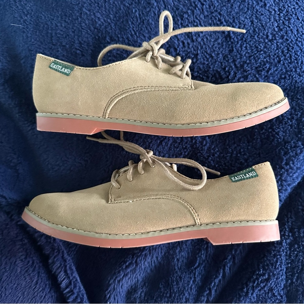 Eastland Women’s Suede Oxford Shoes